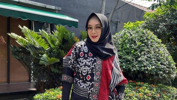 Rina Gunawan