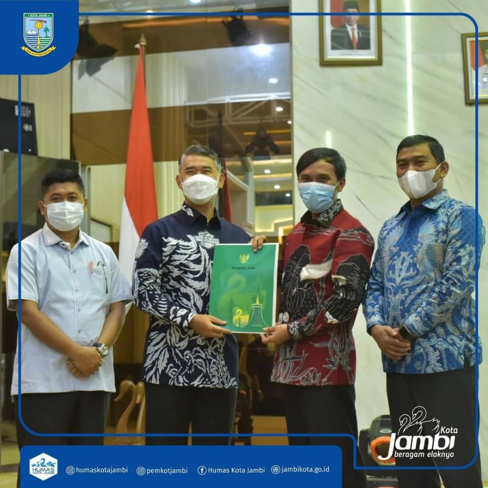 Undangan jamuan makan malam Wali Kota kepada DPRD Provinsi Jambi khusus Dapil Kota ini, dihadiri Ketua DPRD Provinsi Jambi Edi Purwanto dan Wakil Ketua DPRD Provinsi Jambi, Rocky Candra. Dua pimpinan DPRD ini juga merupakan dewan dengan daerah pemilihan Kota Jambi.