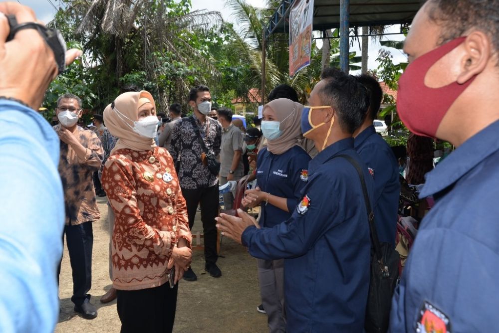 Peninjauan terkait pelaksanaan Pemungutan Suara Ulang (PSU) Pemilihan Kepala Daerah (Pilkada) Provinsi Jambi Pemilihan Gubernur dan Wakil Gubernur Jambi Tahun 2020 ke sejumlah Tempat Pemungutan Suara (TPS) di Provinsi Jambi, Kamis (27/05/2021).
