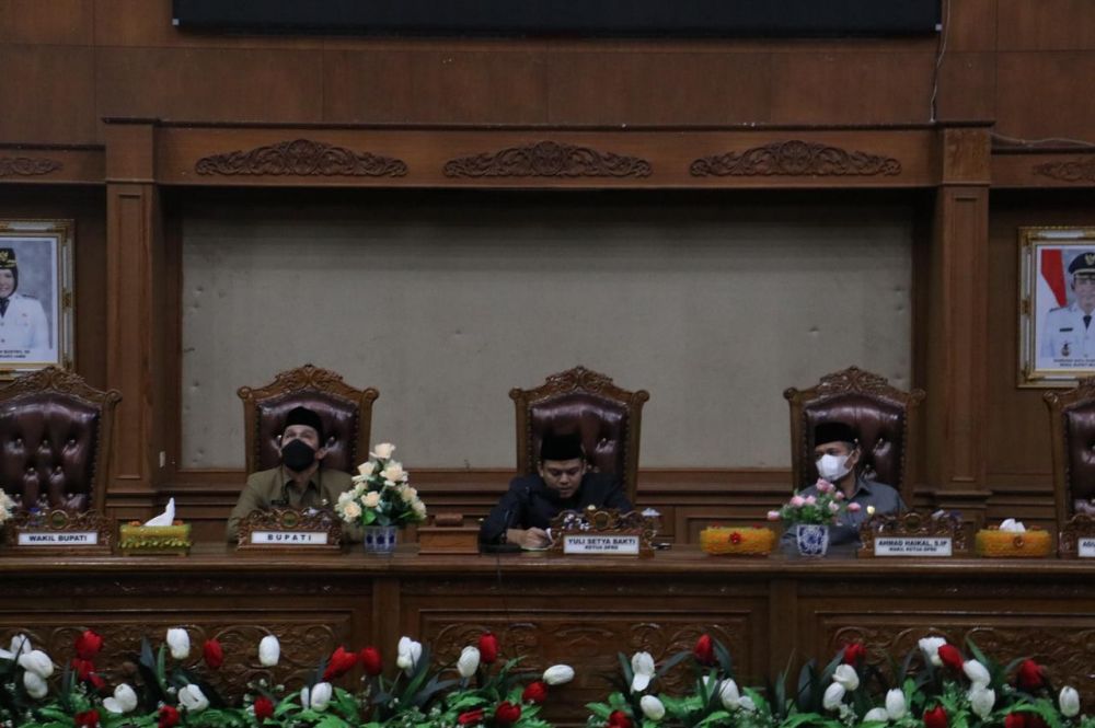 Ketua DPRD Muarojambi memimpin rapat kerja