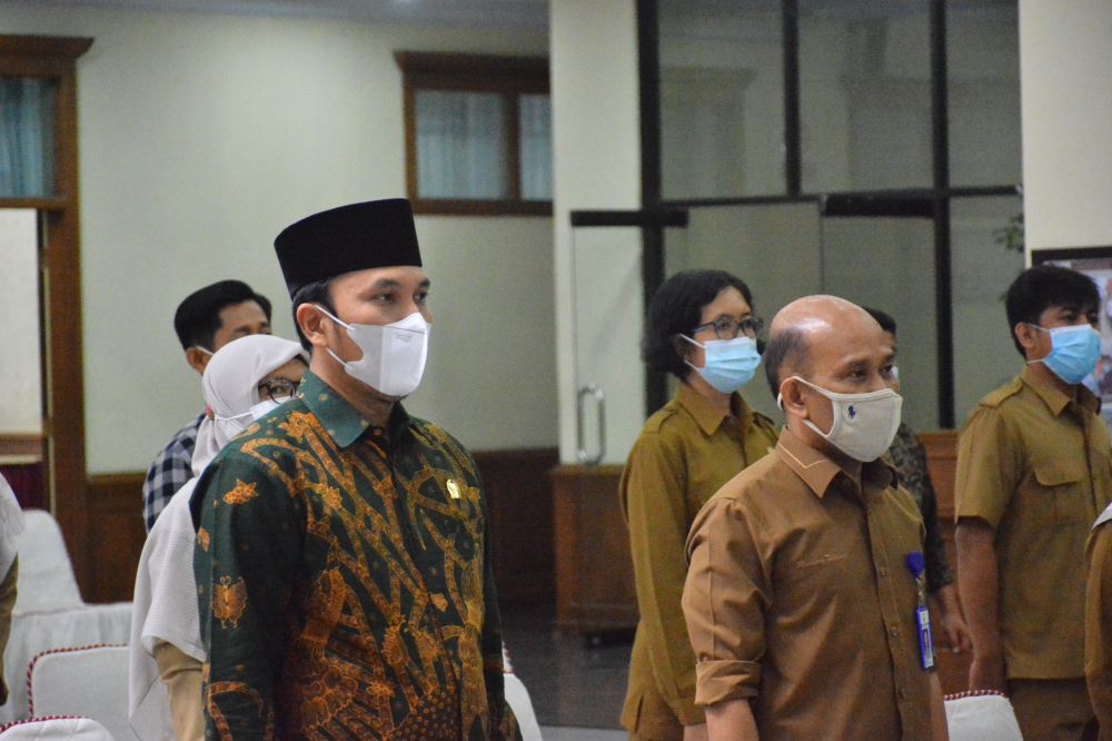 Ketua DPRD Provinsi Jambi Edi Purwanto saat menerima penganugerahan penghargaan yang digelar secara tatap muka di Jakarta dan juga virtual (daring). 