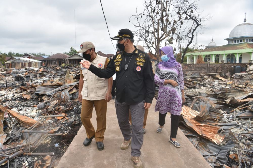 Fasha melihat langsung lokasi kebakaran