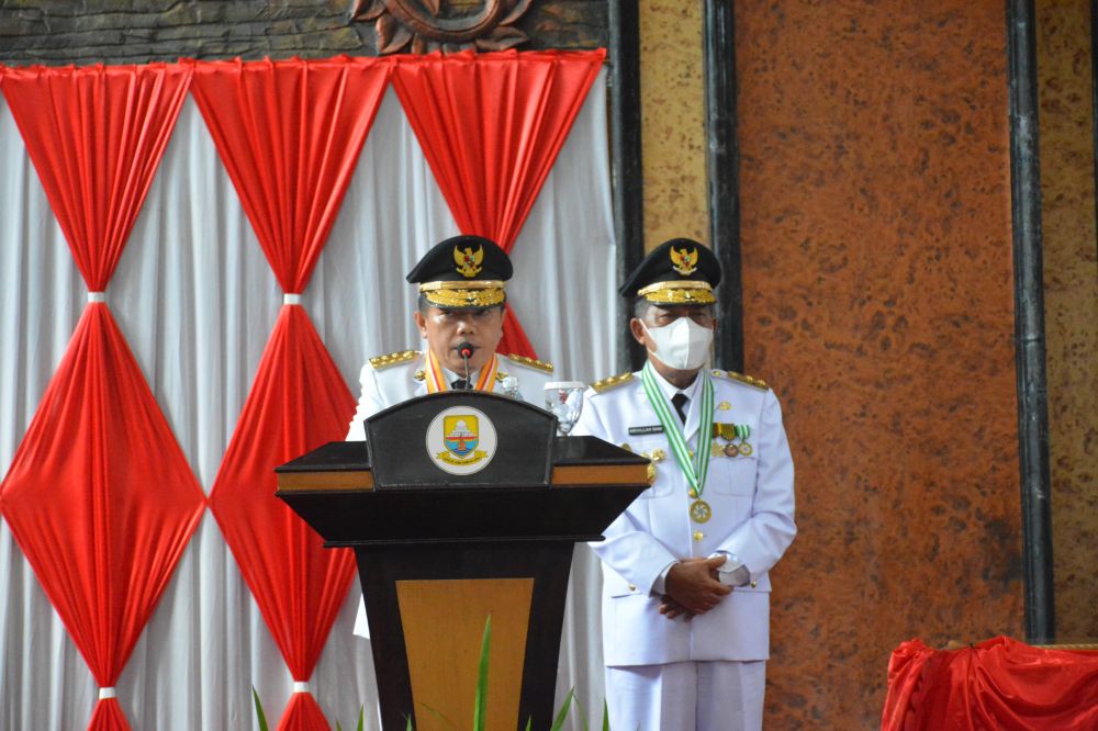 Gubernur Jambi Al Haris dan Wakil Gubernur Jambi Abdullah Sani saat menyampaikan Pidato di Rapat Paripurna DPRD Provinsi Jambi. 