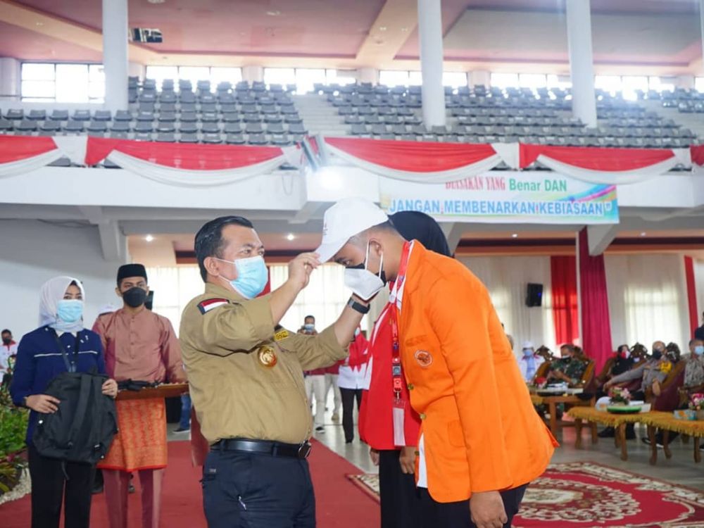 Gubernur Jambi membuka pelaksanaan KKN Kebangsaan dan KKN bersama Universitas Jambi Tahun 2021. Kegiatan ini berlangsung Sabtu (24/7) di Kampus Unja Mendalo, Muaro Jambi.