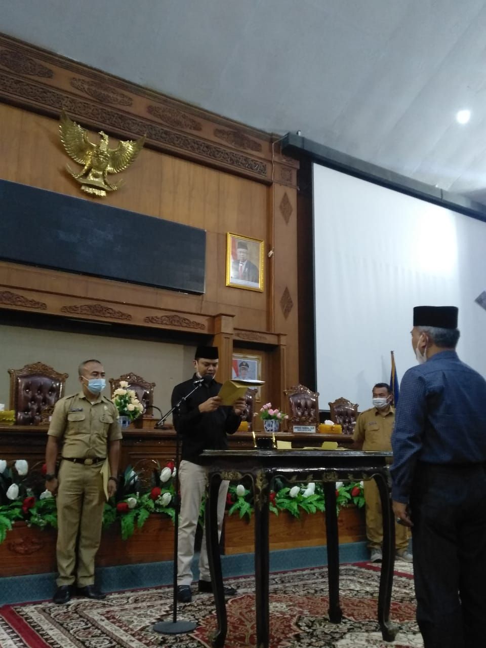 Pelaksanaan Gladi persiapan pelantikan dewan hasil PAW Aidi Hata