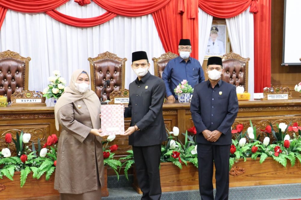 Penyerahan berkas