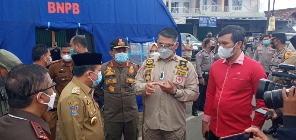 Gubernur, Kapolda dan Walikota Jambi mengecek pos p
Penyekatan PPKM