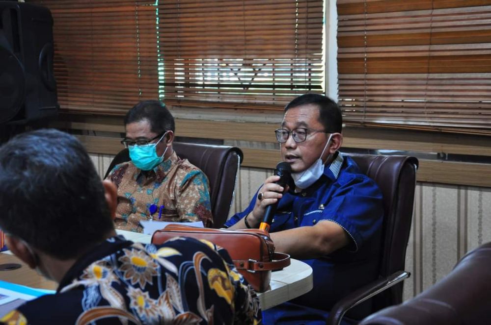 Ketua Pansus Konflik Lahan Wartono Triyankusum saat diskusi dengan OPD dan NGO belum lama ini. 
