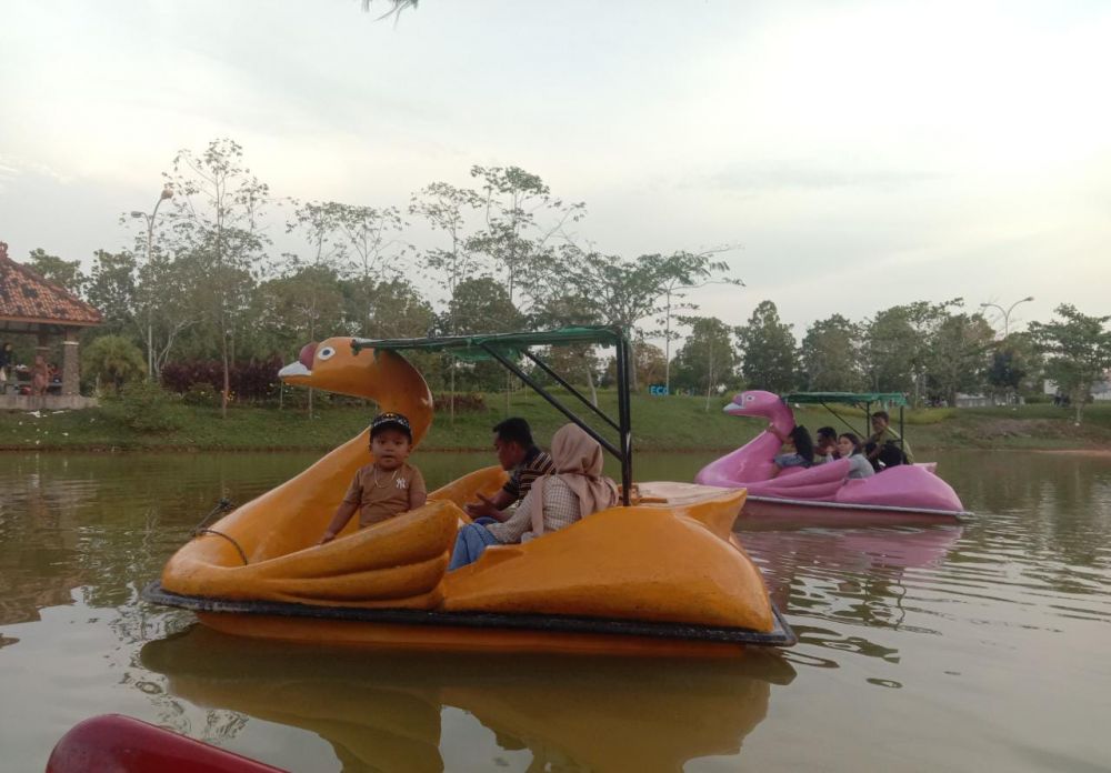 Penyewaan bebek-bebekan di Citra Raya City  Mendalo