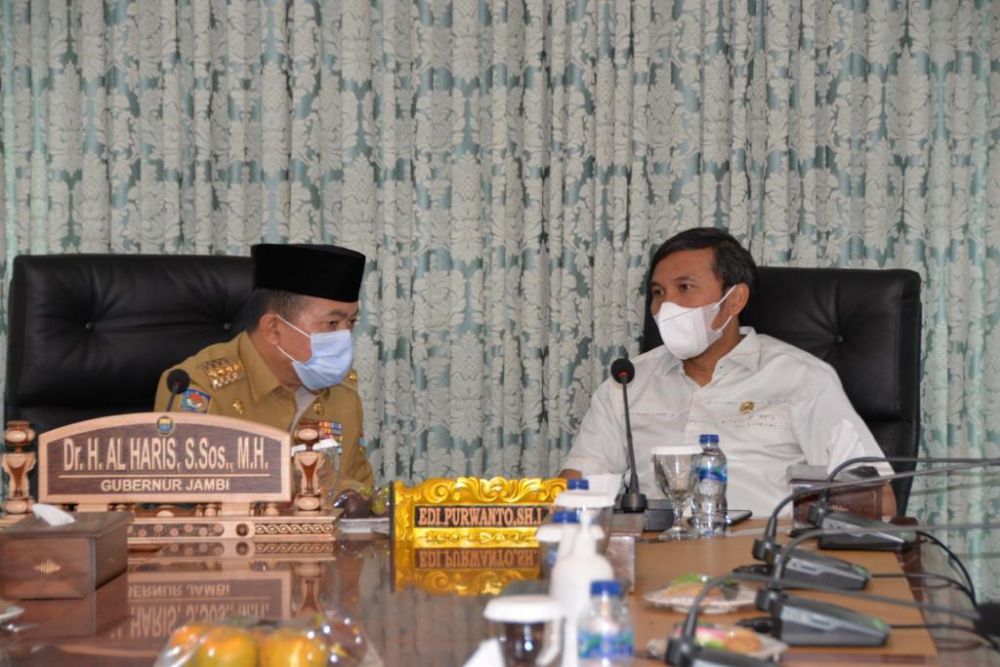 Ketua DPRD Provinsi Jambi Edi Purwanto saat bersama Gubernur Jambi Al Haris 