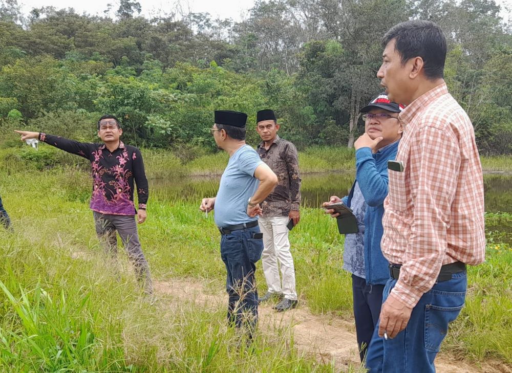 Komisi II DPRD Provinsi Jambi saat turun ke lapangan 