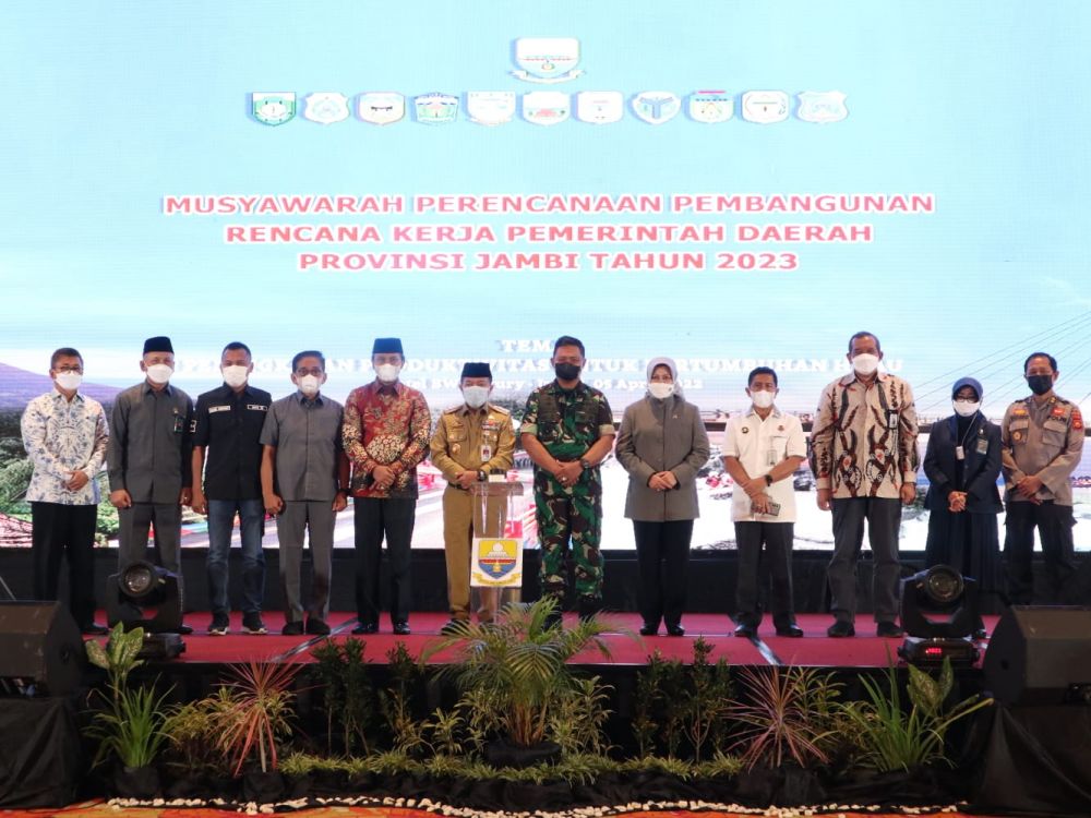 Ketua menghadiri Musyawarah Perencanaan Pembangunan (Musrenbang) Rencana Kerja Pemerintah Daerah (RKPD) Provinsi Jambi tahun 2023 di Ballroom BW Luxury Hotel, Selasa (5/4/2022).