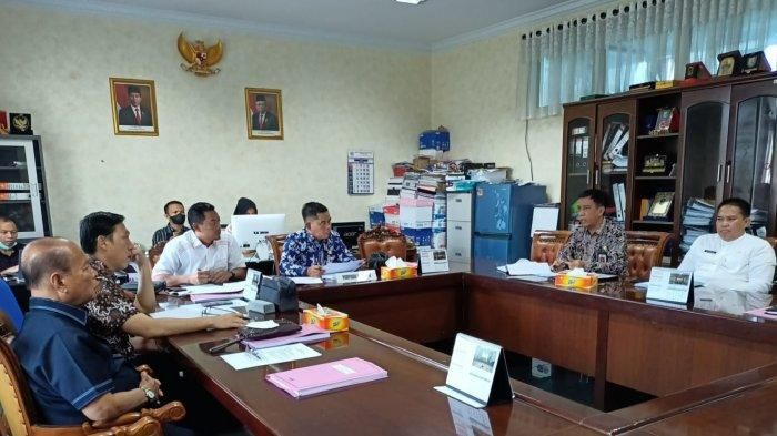 Komisi IV DPRD hearing bersama Disnakertrans Provinsi Jambi.