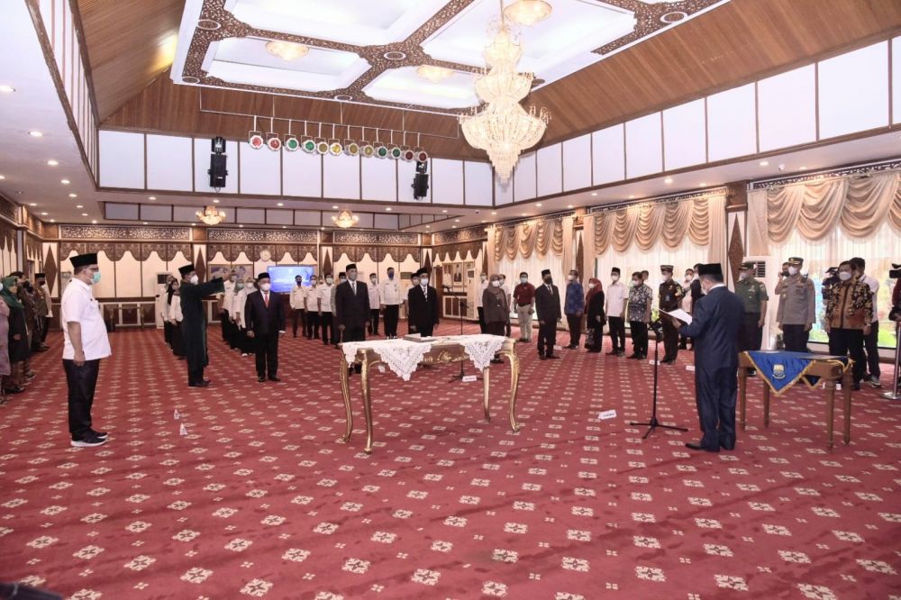 Al Haris  Lantik Anggota Komisi Informasi Provinsi Jambi Periode 2022-2026, yang berlangsung di Auditorium Rumah Dinas Gubernur Jambi, Rabu (25/05/2022).