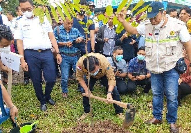 Hari Lingkungan Hidup Sedunia Tahun 2022 Tingkat Provinsi Jambi, bertempat di Desa Senaung Kecamatan Jambi Luar Kota Kabupaten Muaro Jambi, Kamis (02/06/22).