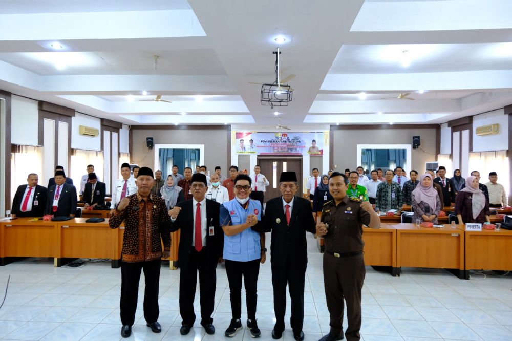 Penyuluhan Anti Korupsi bagi Jabatan Pimpinan Tinggi (JPT) Pratama Lingkup Pemerintahan Provinsi Jambi Tahun 2022, bertempat di Aula Badan Pengembangan Sumber Daya Manusia (BPSDM) Provinsi Jambi, Jum’at (28/10/2022).