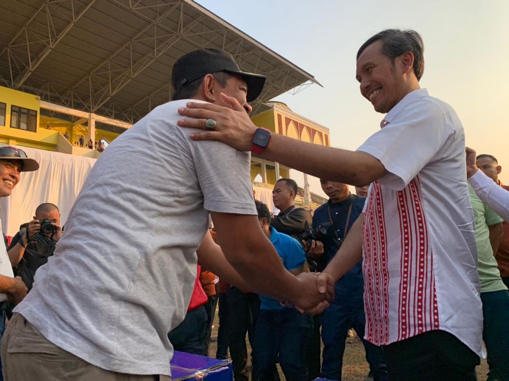 Ketua DPRD Provinsi Jambi, Edi Purwanto menghadiri penutupan final sepak bola di Kabupaten Sarolangun