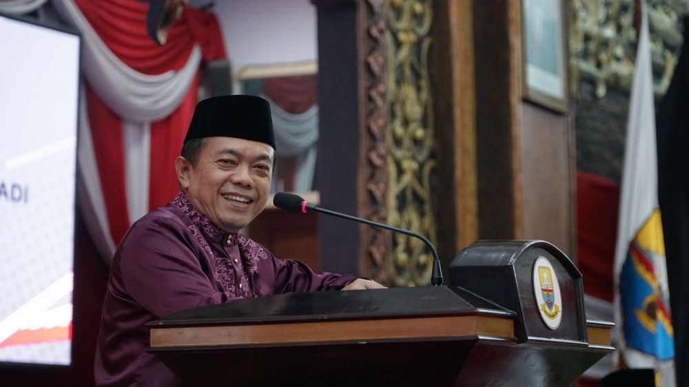 Gubernur Jambi Al Haris 