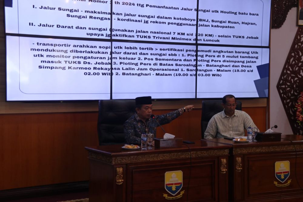 Pertemuan dengan Asosiasi Sopir Batubara pasca pelarangan aktivitas angkutan batubara melewati jalan nasional, bertempat di Ruang VIP Rumah Dinas Gubernur Jambi, Minggu (07/01/2024) siang.