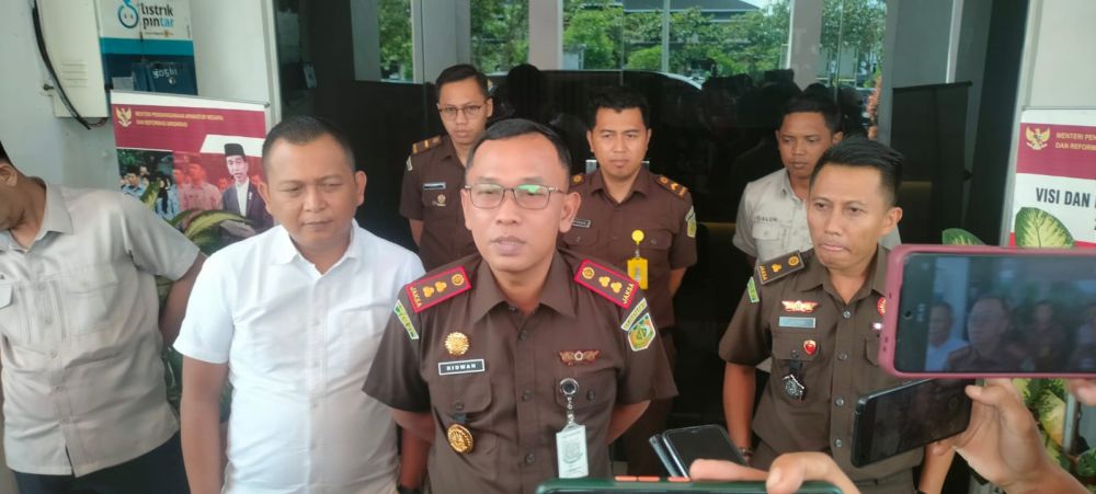 Kajari Tebo Ridwan Ismawanta saat memberikan keterangan terkait pemeriksaan mantan PJ Bupati Tebo Aspan