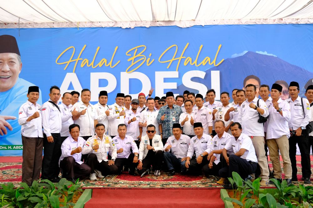 Halal Bi Halal Asosiasi Pemerintah Desa Seluruh Indonesia (APDESI) se-Provinsi Jambi yang dihadiri langsung oleh Gubernur Jambi Dr. H. Al Haris, S.Sos., MH., acara tersebut berlangsung di EV Garden Jambi, Sabtu (18/05/2024) pagi.