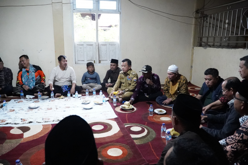 Pertisun Perdana di Kerinci, Gubernur Al Haris Bawa Pejabat Turun Langsung ke Dusun Serap Aspirasi Warga
