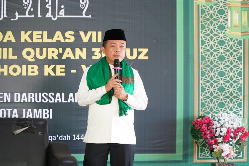 Gubernur Jambi Dr. H. Al Haris, S.Sos. MH 