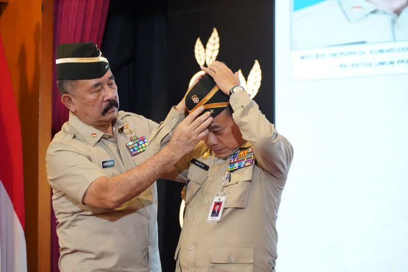 Gubernur Jambi Dr. H. Al Haris, S.Sos. MH dikukuhkan sebagai Anggota Kehormatan PPAD (Persatuan Purnawirawan Angkatan Darat) Provinsi Jambi oleh Plt. Ketua Umum PPAD Pusat, Komaruddin Simanjuntak. 