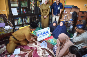 Petugas Haji Wafat di Tanah Suci, Pemkot Jambi Serahkan Santunan Kepada Ahli Waris