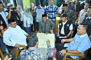 Meriah dan Penuh Kebersamaan, ALTAR ALBAR Dukung RT Kompak : Wali Kota Maulana Turut Bermain Domino