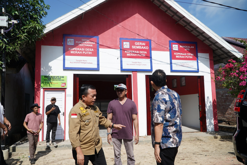 Gubernur Al Haris Tinjau Kesiapan Koperasi Merah Putih Tangkit Baru