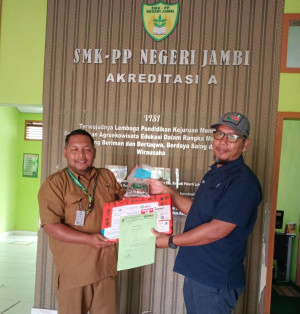 Siapkan SDM Unggul Perkebunan  PTPN IV  Salurkan 1000 Bibit Sawit Untuk SMK