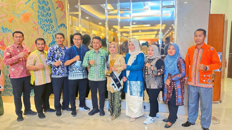 Bunda PAUD Tebo berpoto bersama Wabup dan Kadiknas Tebo usai kegiatan