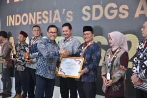 Wali Kota Jambi Terima Penghargaan Terbaik 2 Nasional Pada I-SIM Award 2025