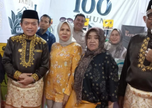 Jambi Expo 26, Gubenur dan Bupati Minum Teh kayu Aro di Gerai Teh PTPN 