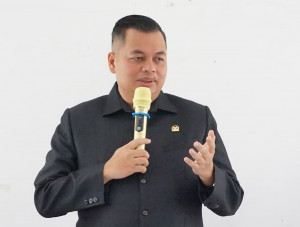 Ketua DPRD Kota Jambi KFA Soroti Masalah Sampah  Menumpuk Di Sejumlah Titik Ruas Jalan 