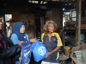 Iwako Jambi Bagikan 50 Paket Bantuan untuk Kaum Dhuafa, Ditutup Buka Puasa Bersama