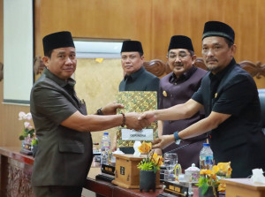 Bupati Hadiri Paripurna, DPRD Sampaikan Pemandangan Umum Fraksi atas LKPJ 2025