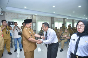 Wali Kota Jambi Maulana membuka Pelatihan Pelayanan Publik Angkatan III di Lingkungan Pemkot Jambi 2