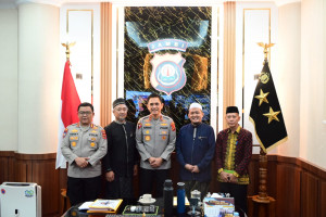 Kapolda Jambi Perkuat Sinergi Tokoh Agama melalui Silaturahmi Bersama Pimpinan Ponpes Darul Arifin