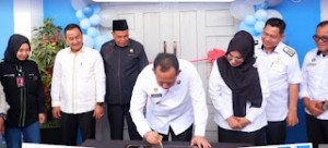 Waka 1 Wiranto Dampingi Bupati Resmikan Gor Raja