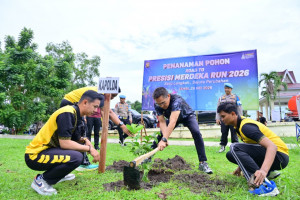 Polda Jambi Tanam Pohon dalam Road to Presisi Merdeka Run 2026, Wujud Nyata Kepedulian Lingkungan