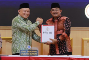 Terima Opini WTP Ditengah Efisiensi Anggaran, Bupati Tanjabbar Beri Apresiasi Atas Kinerja OPD 