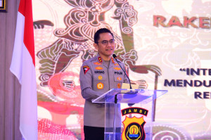 Kapolda Jambi Bersama PJU dan Bhayangkari Gelar Anjangsana ke Purnawirawan Polri Hari Bhayangkara 80
