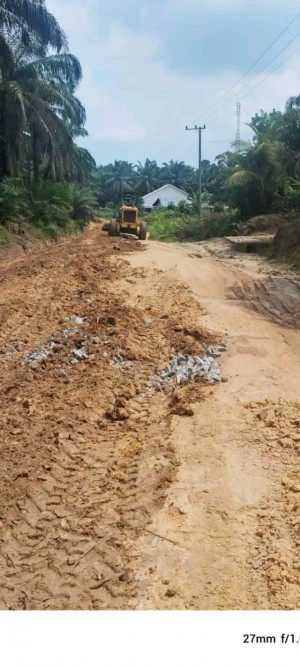  PTPN IV Perbaiki 12 Km Jalan Desa, Bawa Harapan Baru bagi 1.750 Keluarga di Muaro Jambi