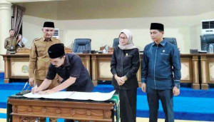 DPRD Sarolangun Sepakati Pertanggungjawaban Pelaksanaan Raperda APBD 2025