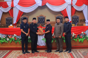 Bupati Sampaikan KUA PPAS di Paripurna DPRD Muarojambi