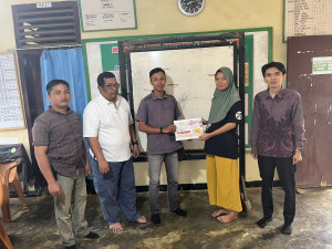 Wujud  Kepedulian Sesama, PTPN IV Regional IV Salurkan Bantuan Pengobatan Putri Karyawan Pemanen