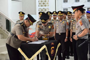 Kapolda Jambi Pimpin Sertijab Kabidkum, Tekankan Profesionalisme dan Integritas Penegakan Hukum