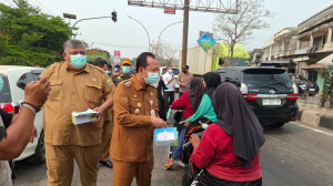 Angka ISPU Berada di 314 Masuk Kategori Bahaya, Bupati Berikan 10 Ribu Masker